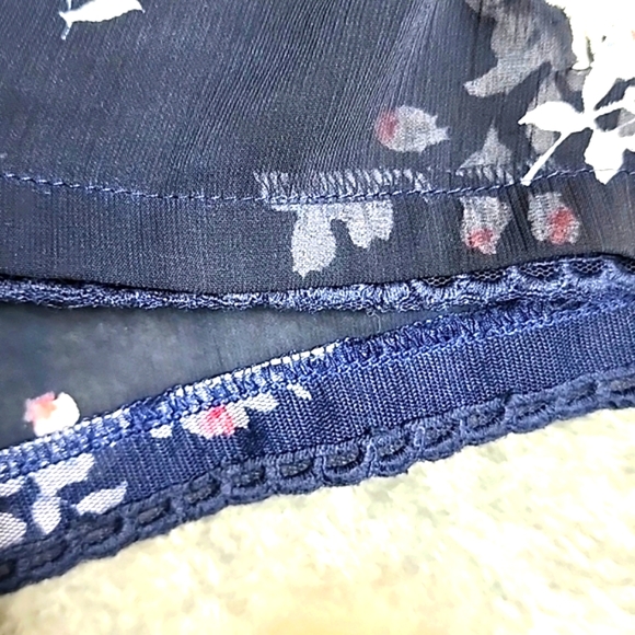 Abercrombie & Fitch Floral Navy Blue Sheer Blouse Top Size Medium - Picture 3 of 8